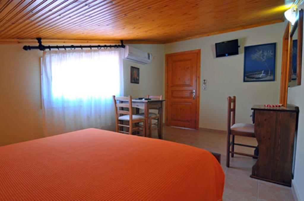 Sikoudis Gorgona Beach Skala Rachoni  Habitación foto
